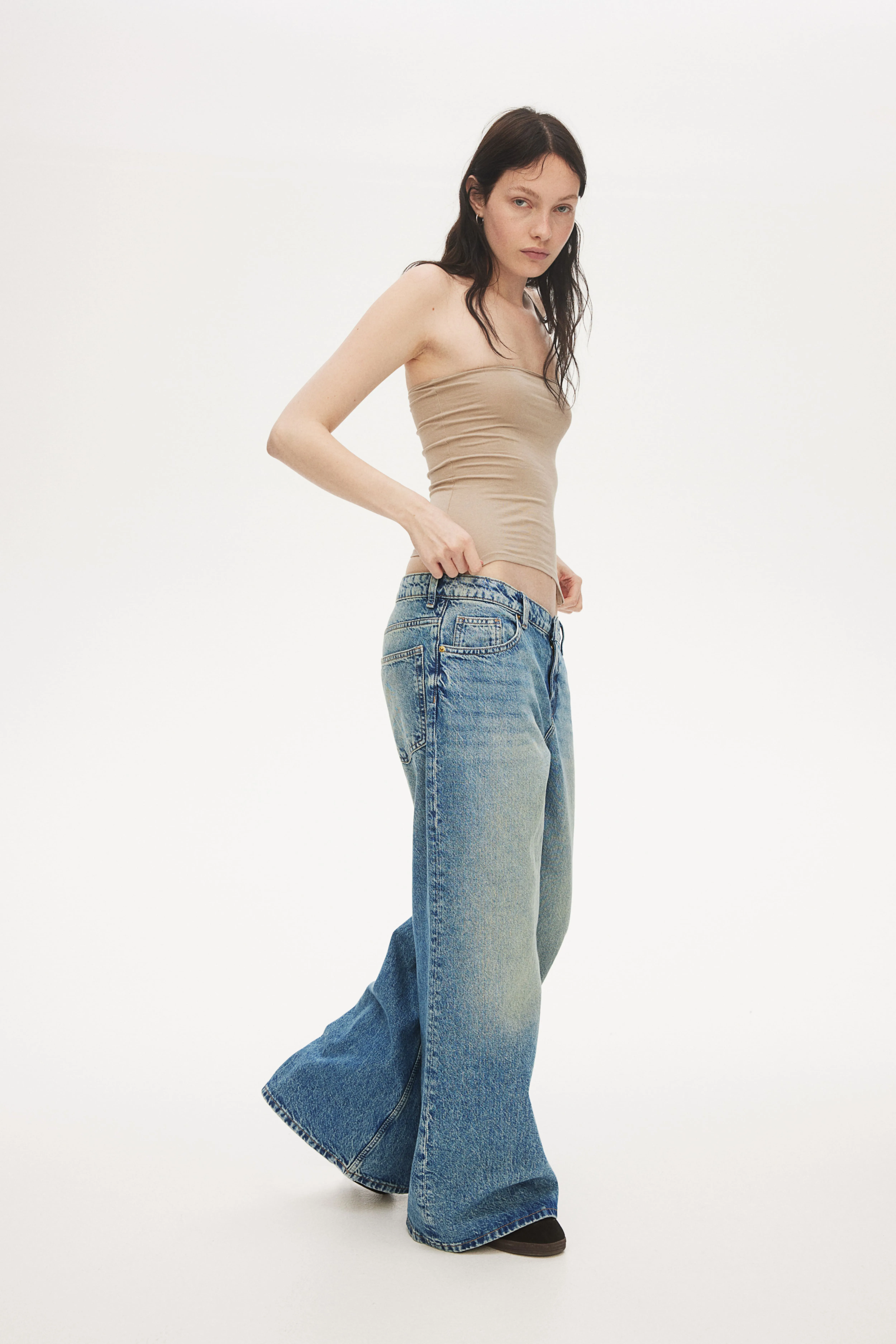 Baggy Wide Low Jeans - Low waist - Long - Light denim blue - Ladies | H&M GB