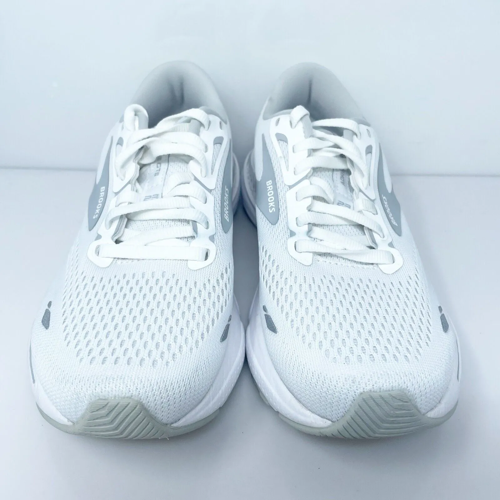 Brooks Womens Adrenaline GTS 23 1203811D104 White Running Shoes Sneaker Sz 7.5 D