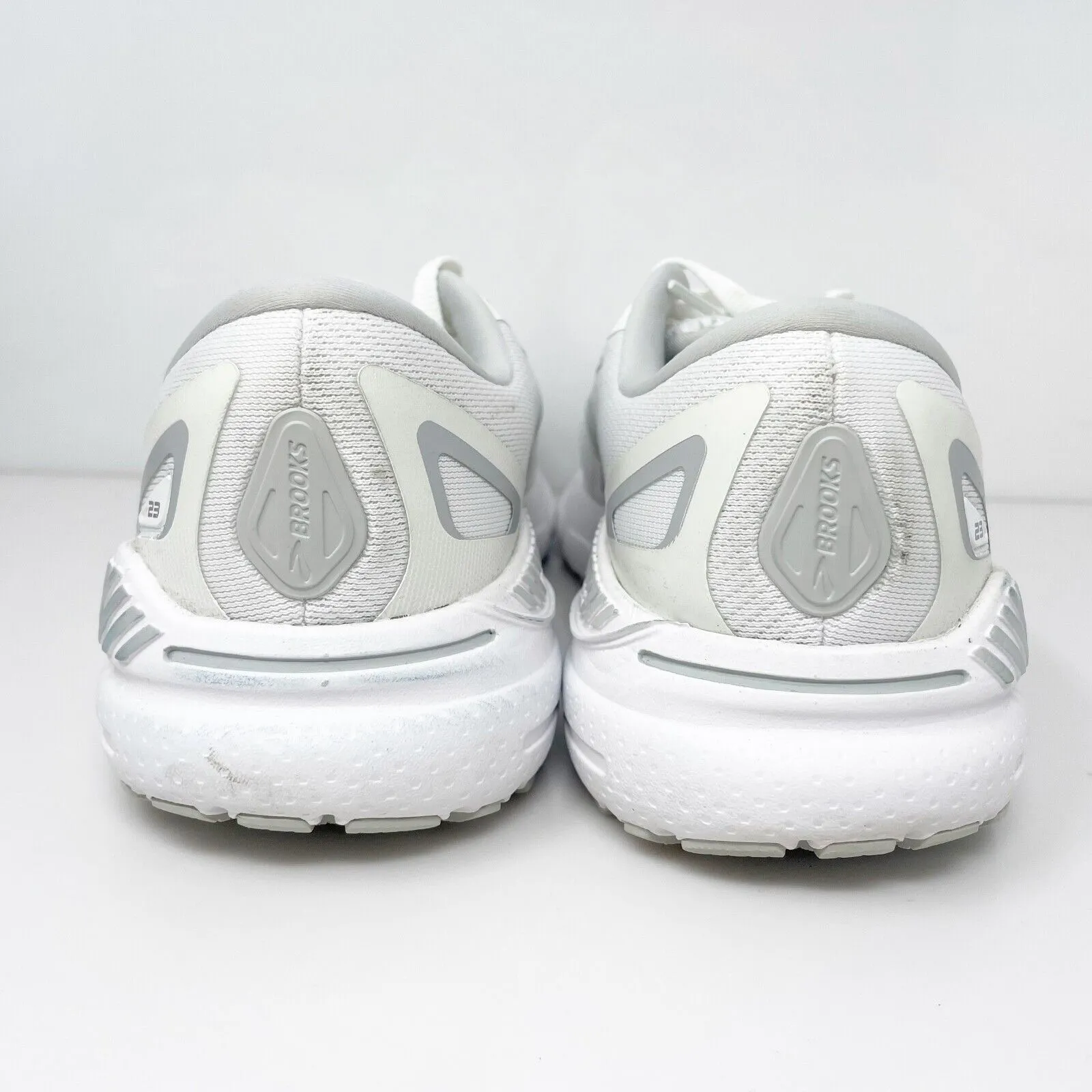 Brooks Womens Adrenaline GTS 23 1203811D104 White Running Shoes Sneaker Sz 7.5 D