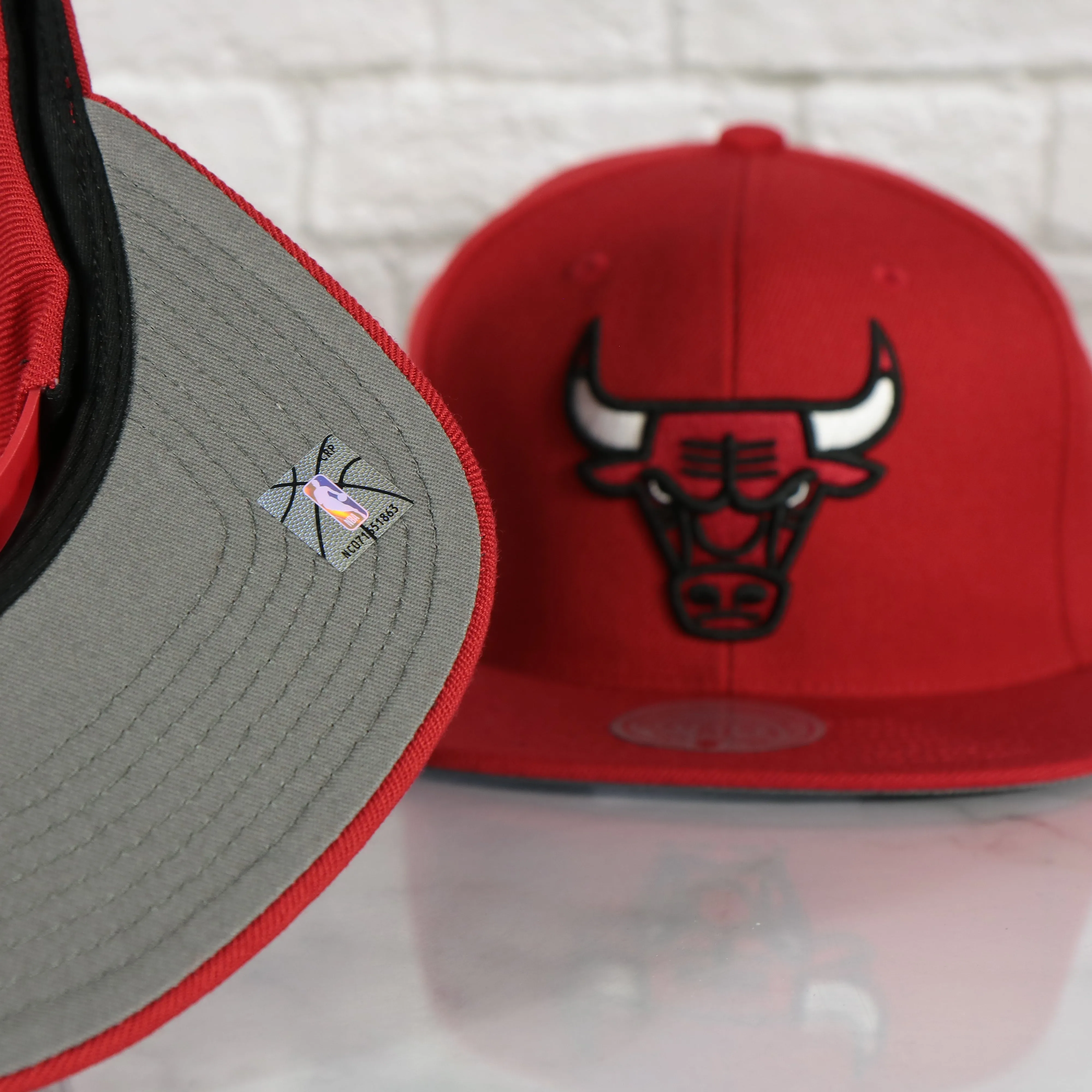 Chicago Bulls Vintage Retro NBA Team Ground 2.0 Mitchell and Ness Snapback Hat | Red