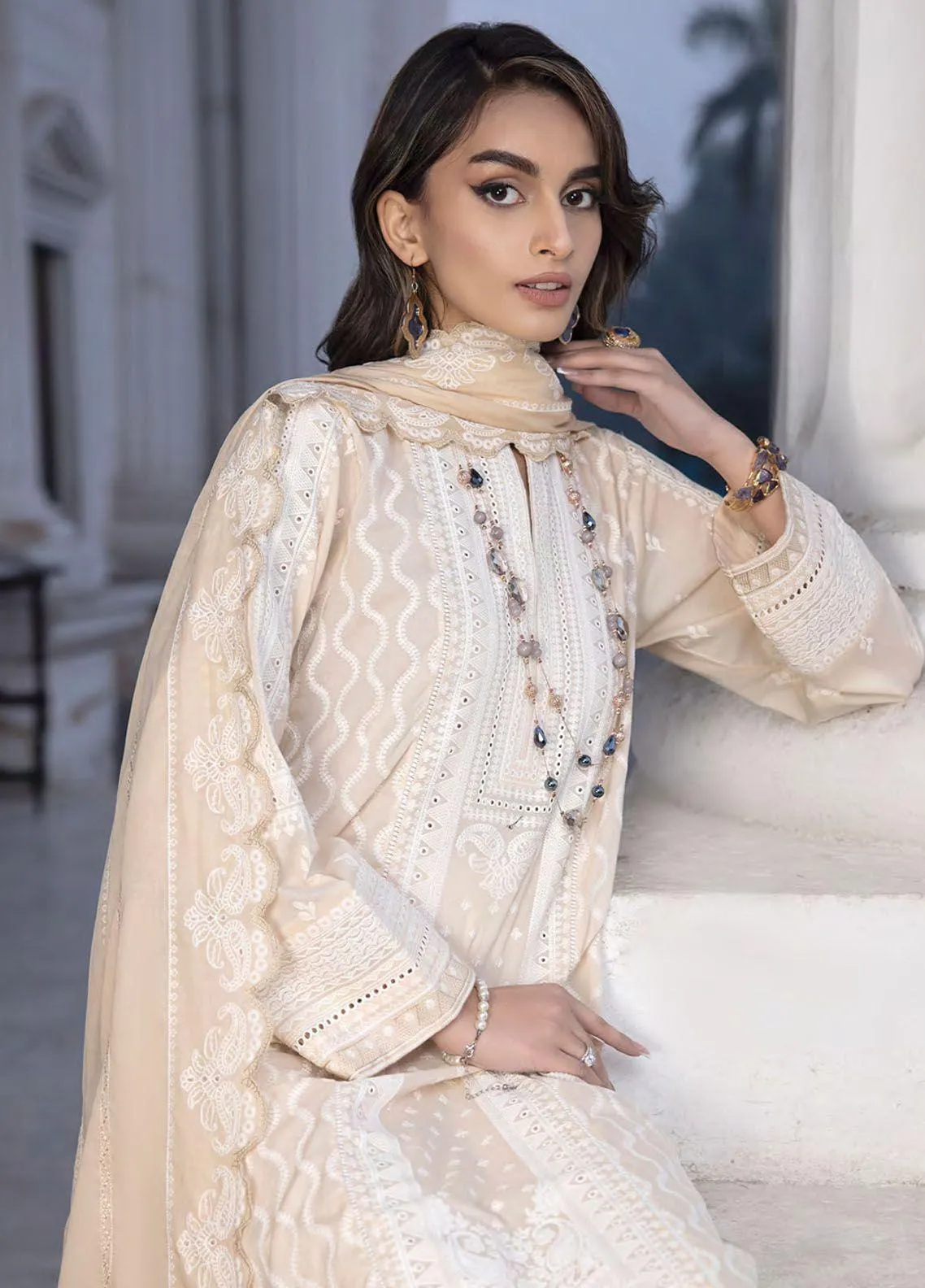 Lakhany Spring Embroidered Lawn Unstitched 3Pc Suit LG-SR-0122