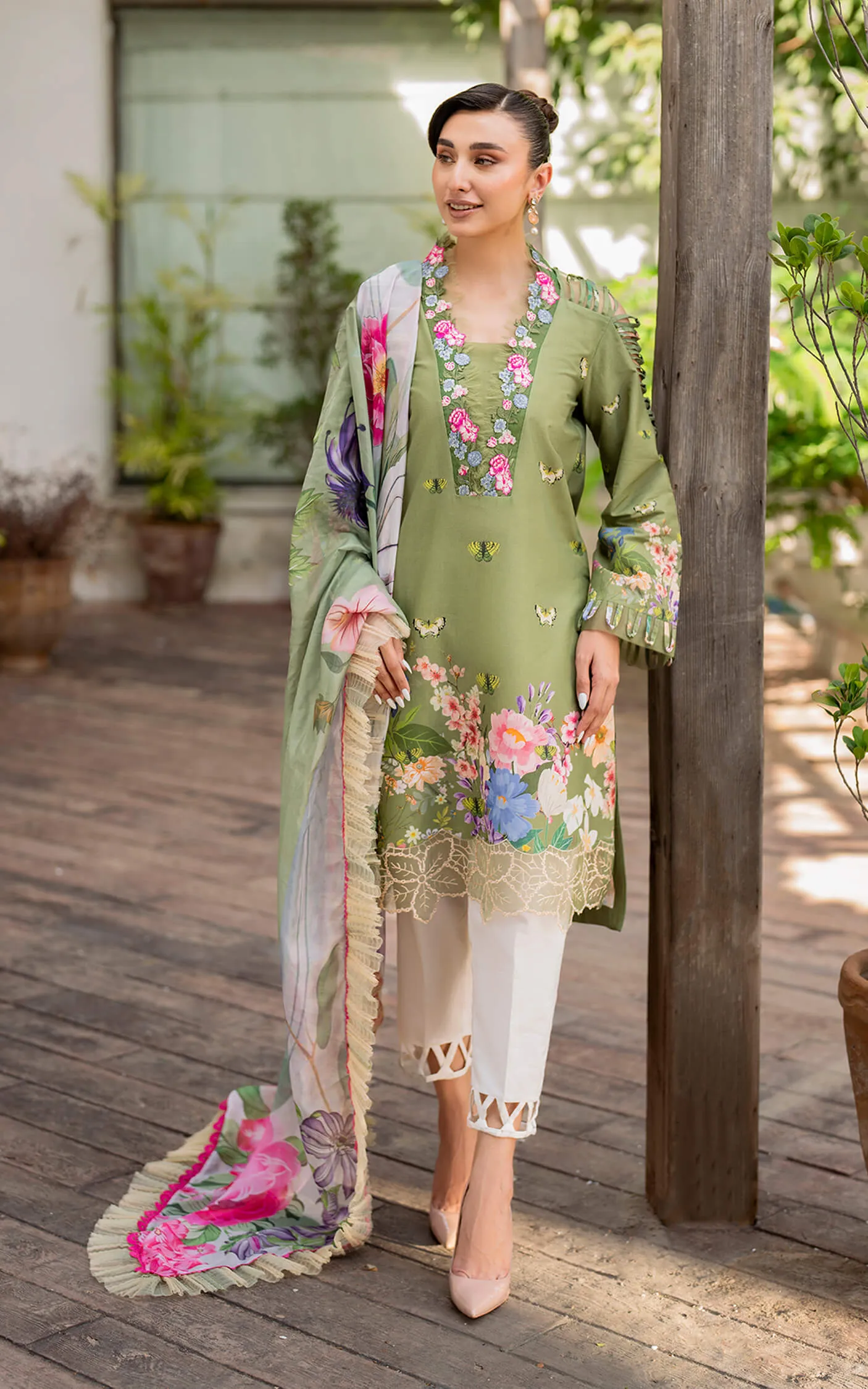 Meraki by Asifa & Nabeel Embroidered Lawn Unstitched 3Pc Suit MK-07 Meyna