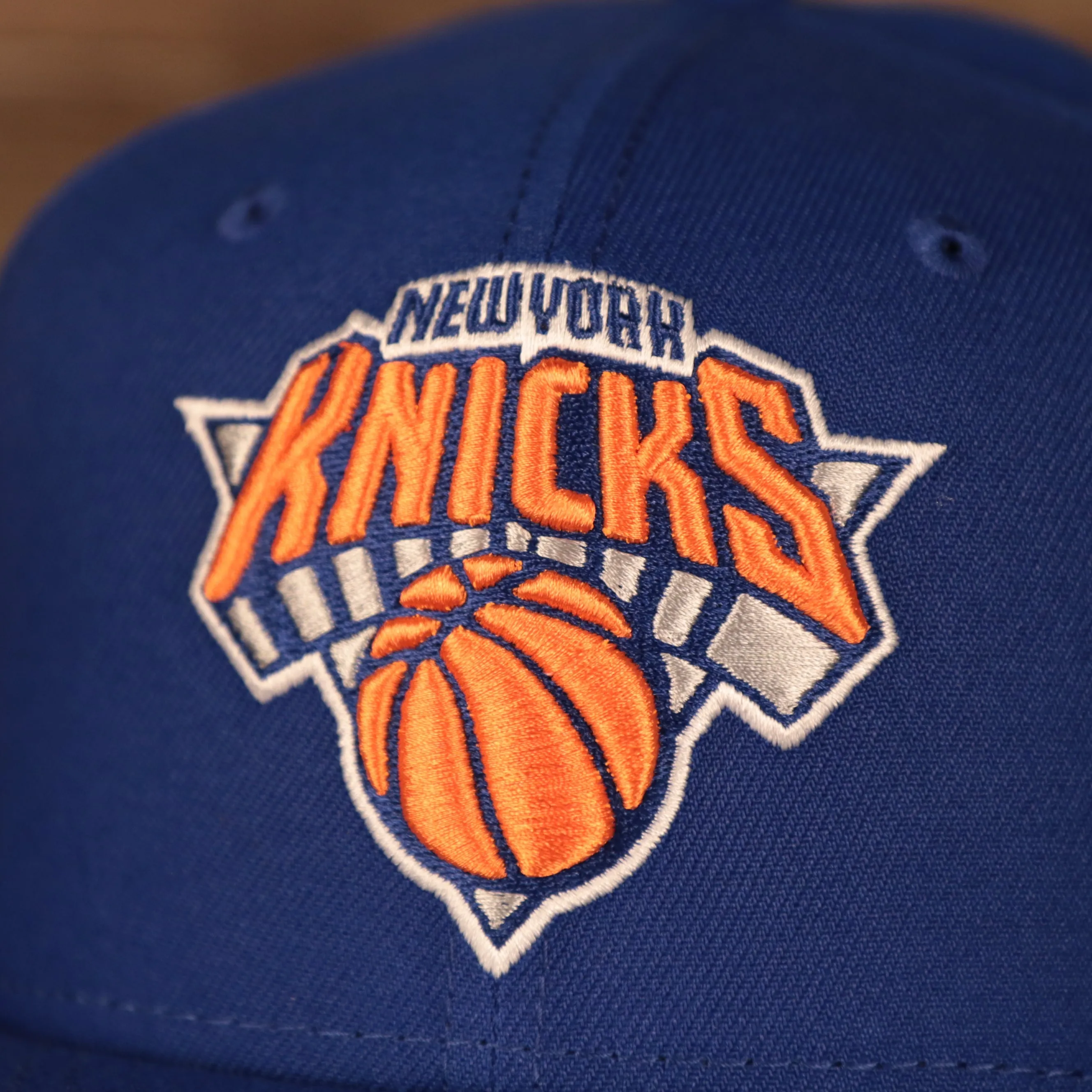 New York Knicks 2021 NBA Playoff Side Patch 9Fifty Gray Bottom Snapback Hat