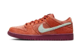 Nike SB Dunk Low Mystic Red