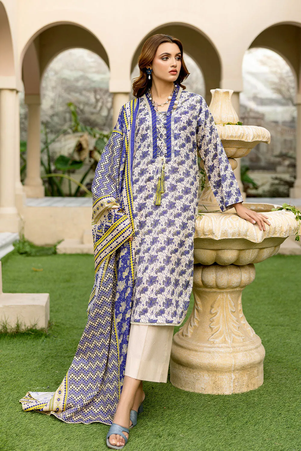 Safwa Praha Vol-01 Fine Digital Printed Lawn Unstitched 3Pc Suit SPH-05