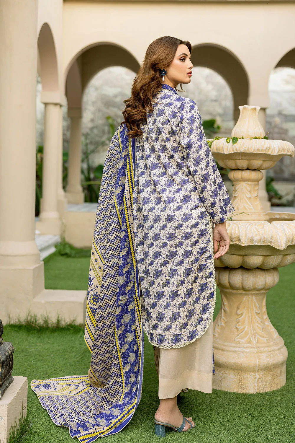 Safwa Praha Vol-01 Fine Digital Printed Lawn Unstitched 3Pc Suit SPH-05