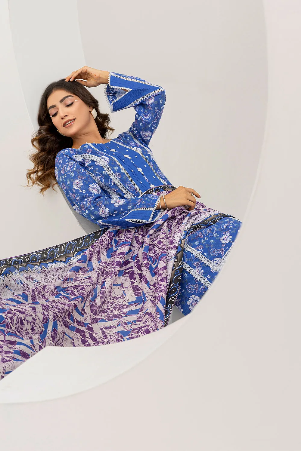 Safwa Praha Vol-03 Digital Printed Lawn Unstitched 3Pc Suit SPH-22