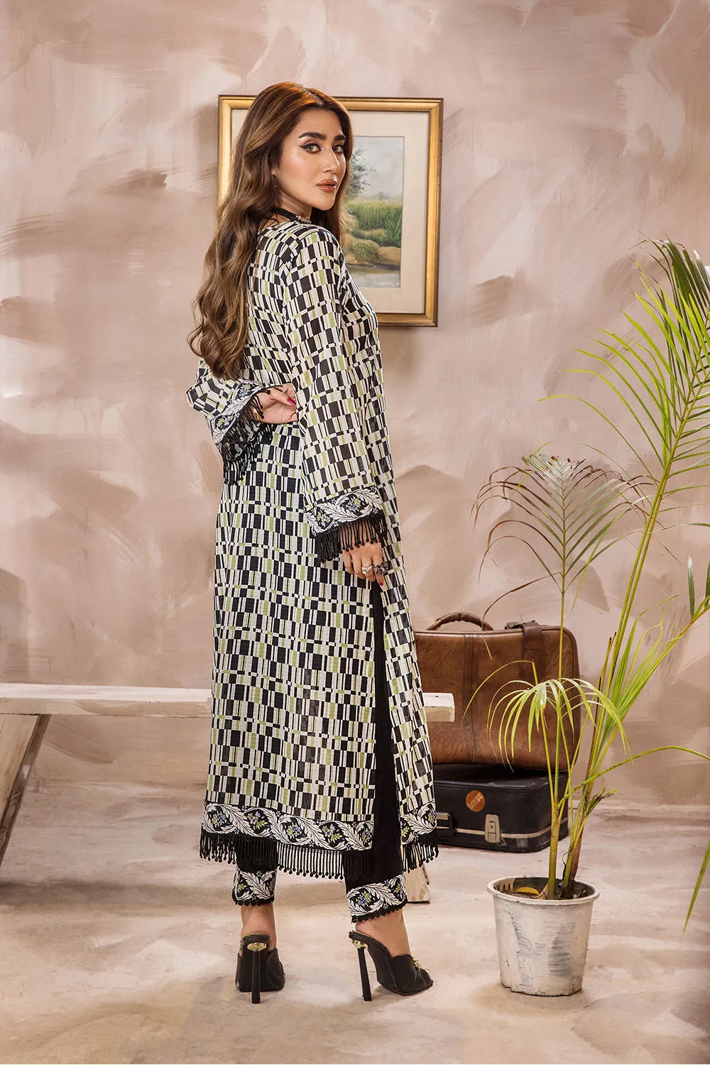 Safwa Safron Vol-03 Fine Digital Printed Lawn Unstitched 3Pc Suit SAF-32