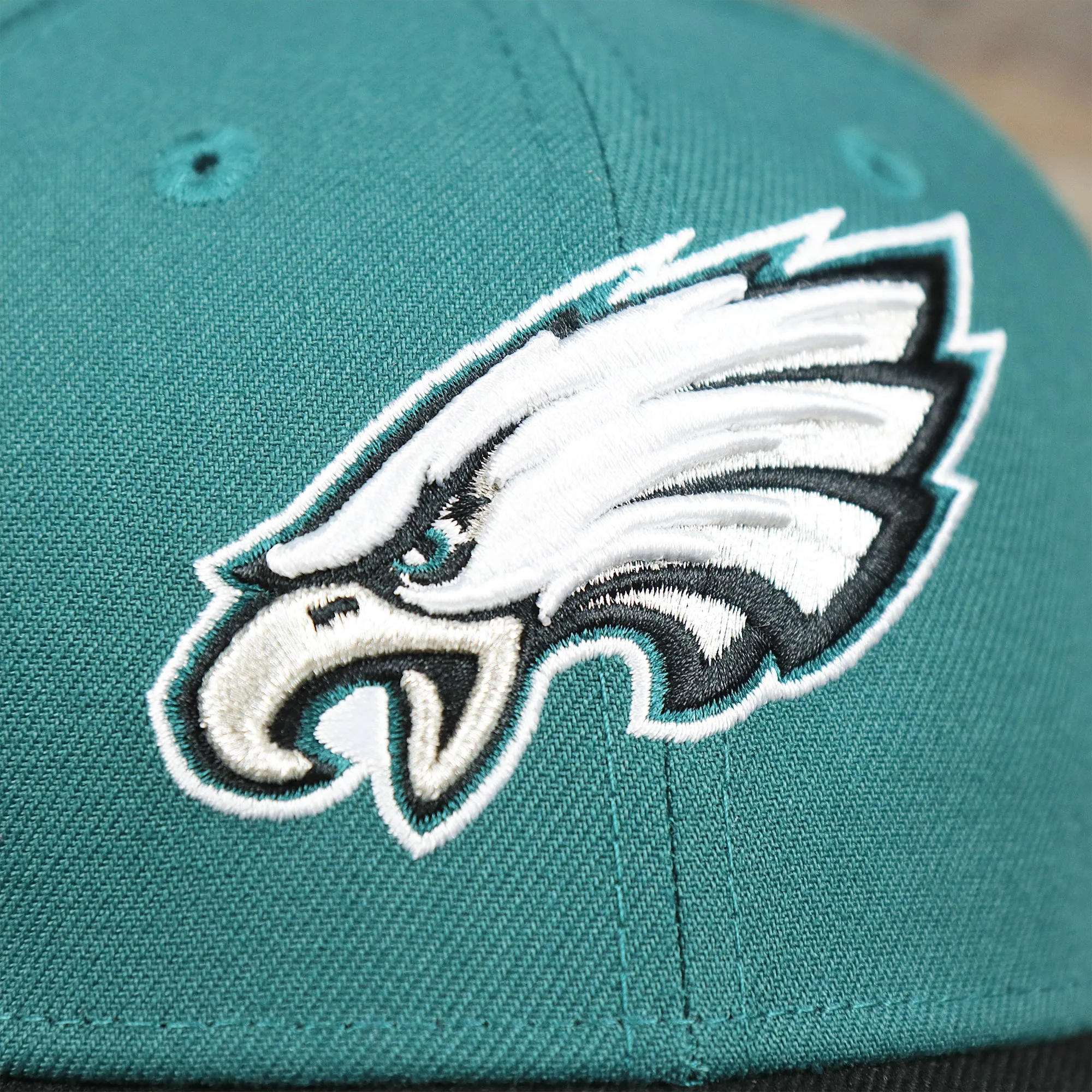 YOUTH Philadelphia Eagles Classic Team Logo Midnight Green / Black 9Forty New Era Dad Hat