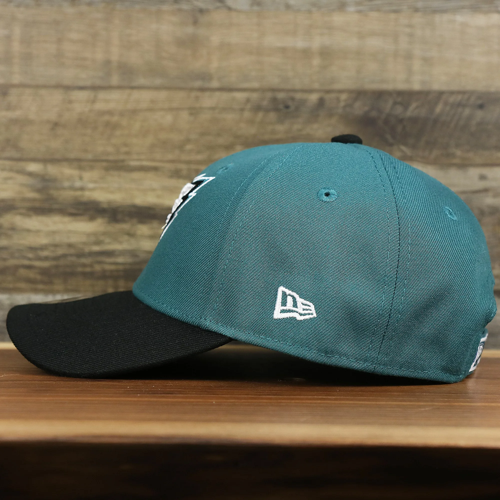 YOUTH Philadelphia Eagles Classic Team Logo Midnight Green / Black 9Forty New Era Dad Hat